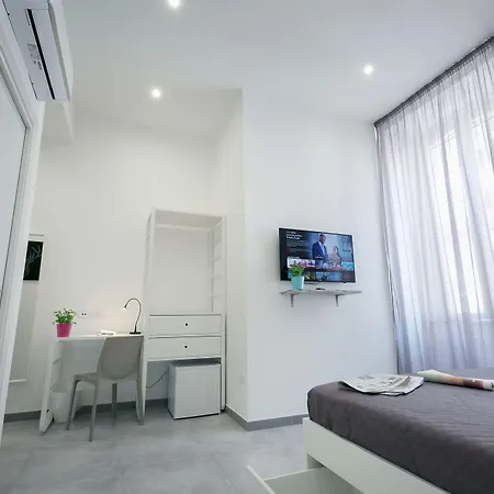 President Bed and Breakfast Νάπολη